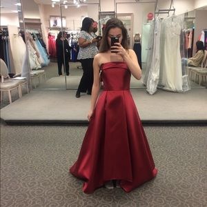 Minimalist red prom dress